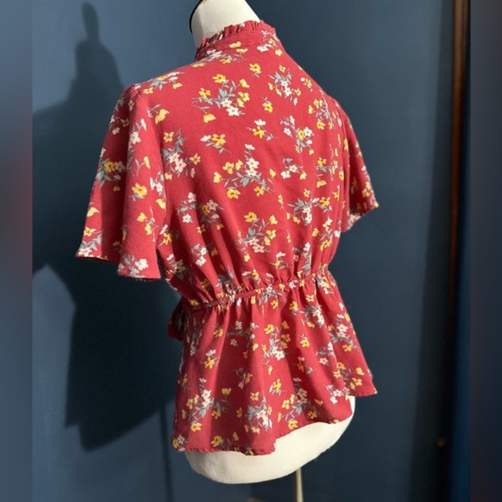 ▫️ donated Red Fit and Flare Floral Top - Picture 5 of 11